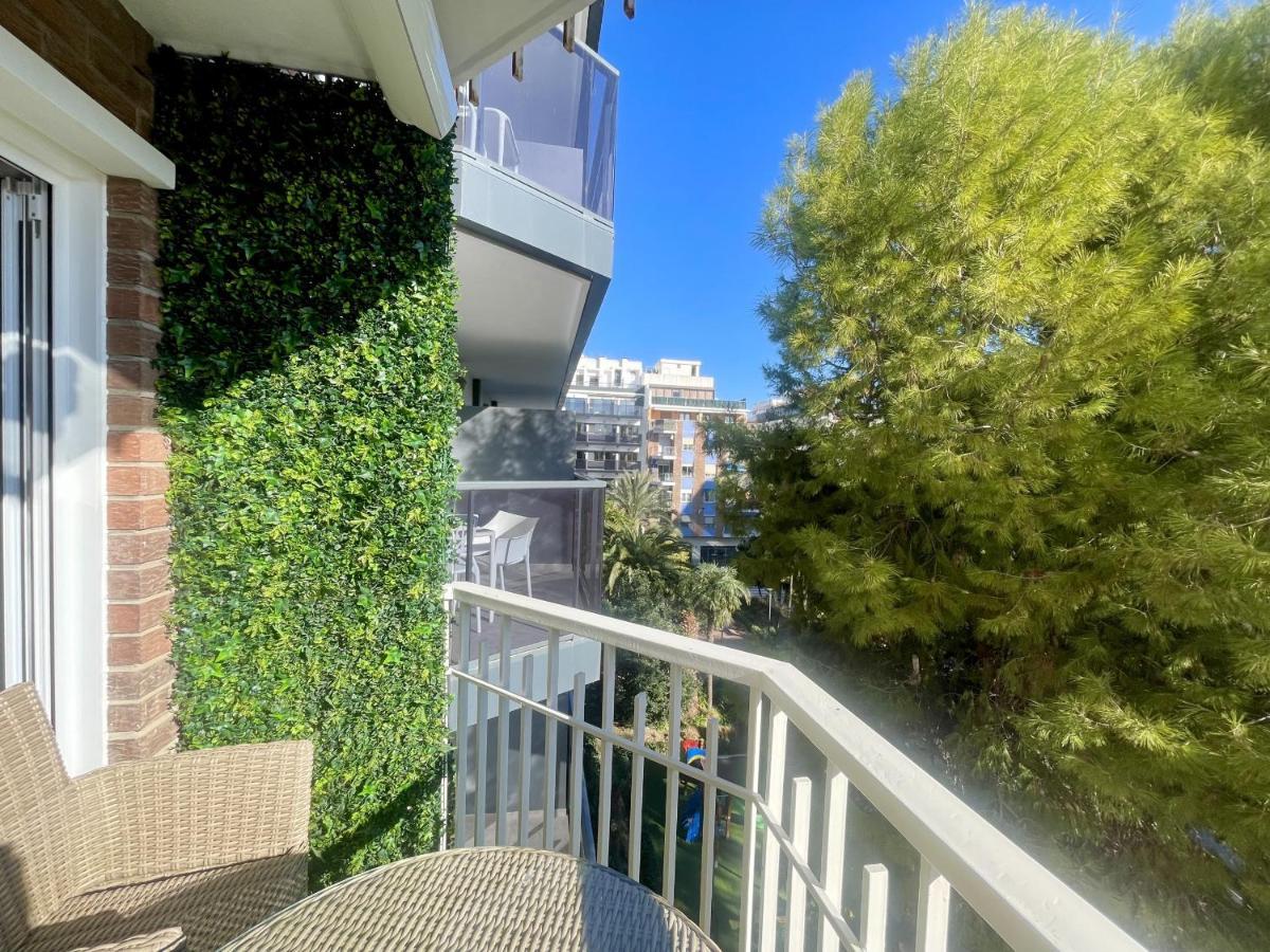 Deluxe Center Apartment Бенидорм Екстериор снимка
